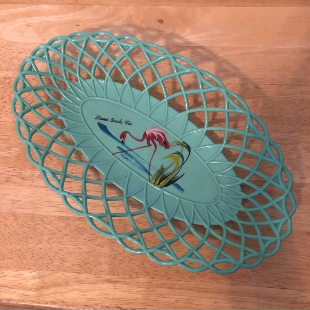 Basket Miami Beach flamingo plastic oval turquoise FL souvenir tray vintage 60s